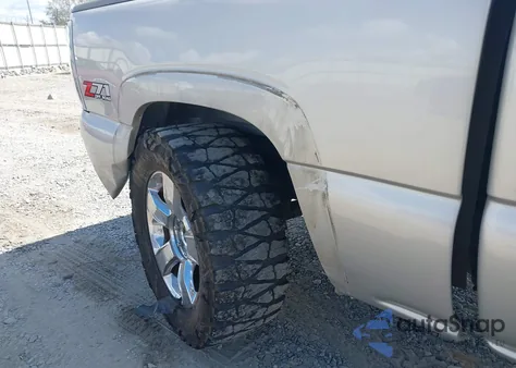 2004 Chevrolet Silverado 1500 Z71 z USA, uszkodzony, nr VIN 2GCEK13T041413543